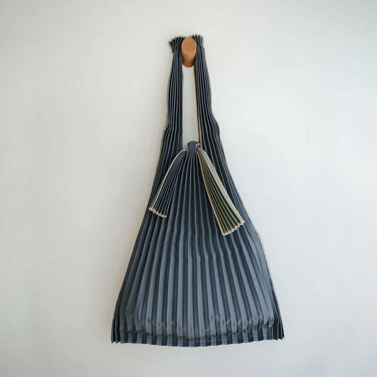 Pleco Tate Pleats bag small. khaki/lead